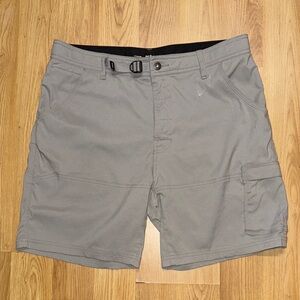 Prana size 36 36/08 nwot new Men's Light Gray Cargo Shorts